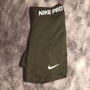 Nike pros youth xl